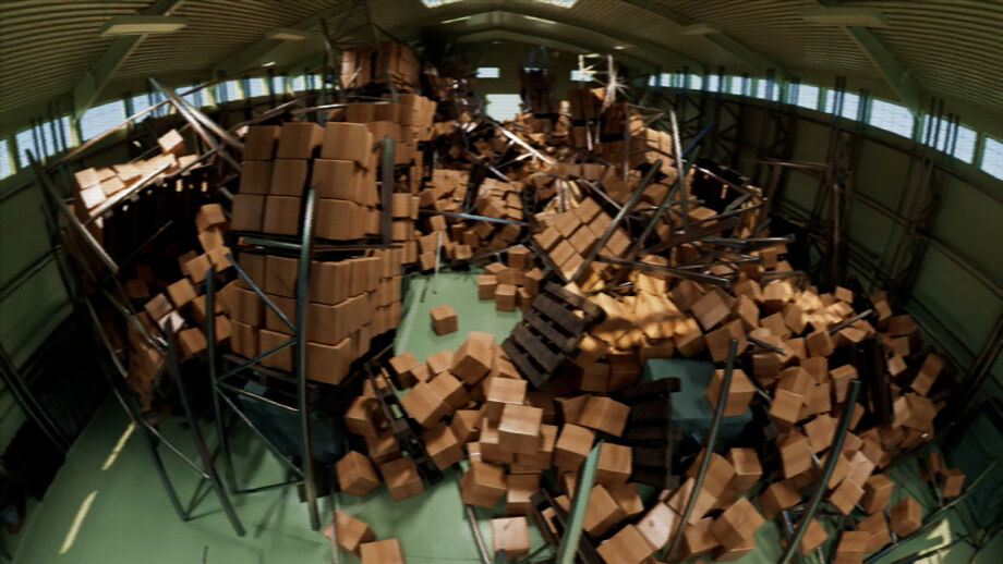 Maya 2027 Smart Bevel — non-destructive bevel on complex geometry and Boolean operations