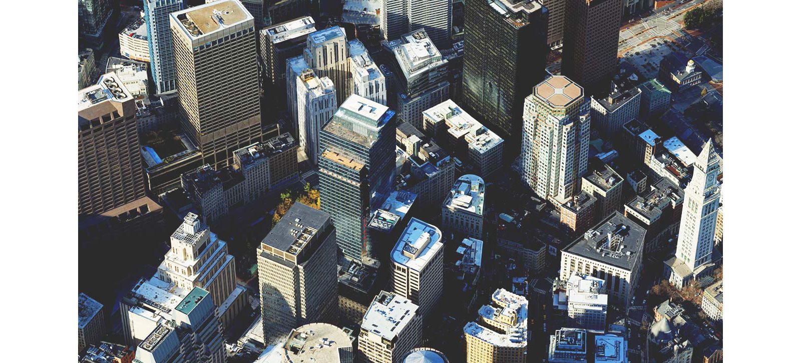 Aerial 3D mesh of a city captured by Esri ArcGIS Reality